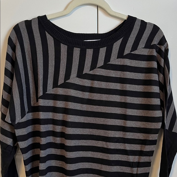 Joseph A Grey Black Cotton Asymmetric Striped Crew Neck Sweater, Size M - Picture 6 of 7